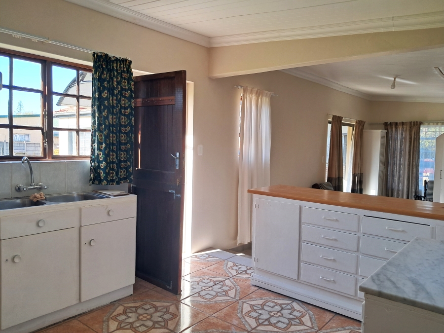 To Let 1 Bedroom Property for Rent in Humansdorp Eastern Cape